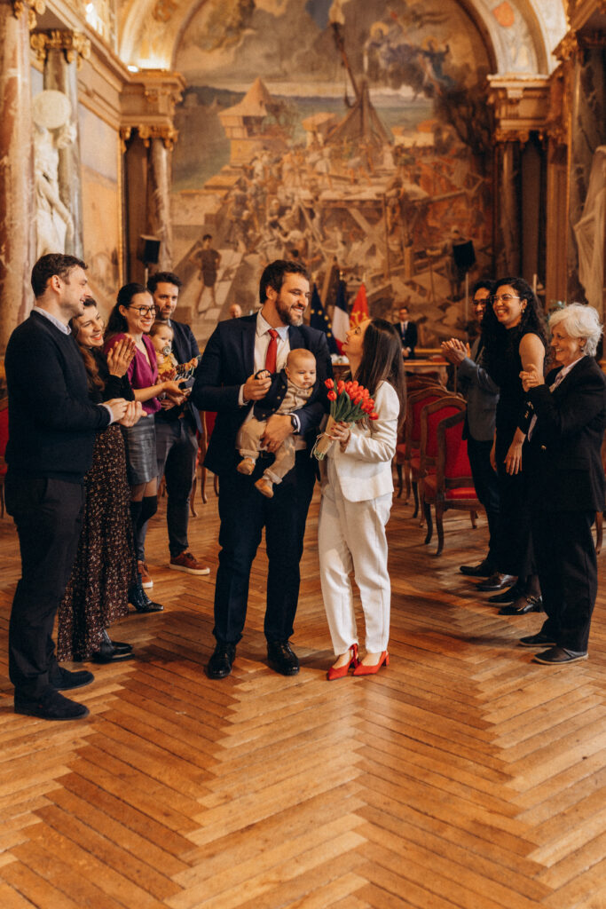 Mariage au Capitole de Toulouse, photographie naturelle et spontanée par Carolline, photographe de famille et mariage à Toulouse.