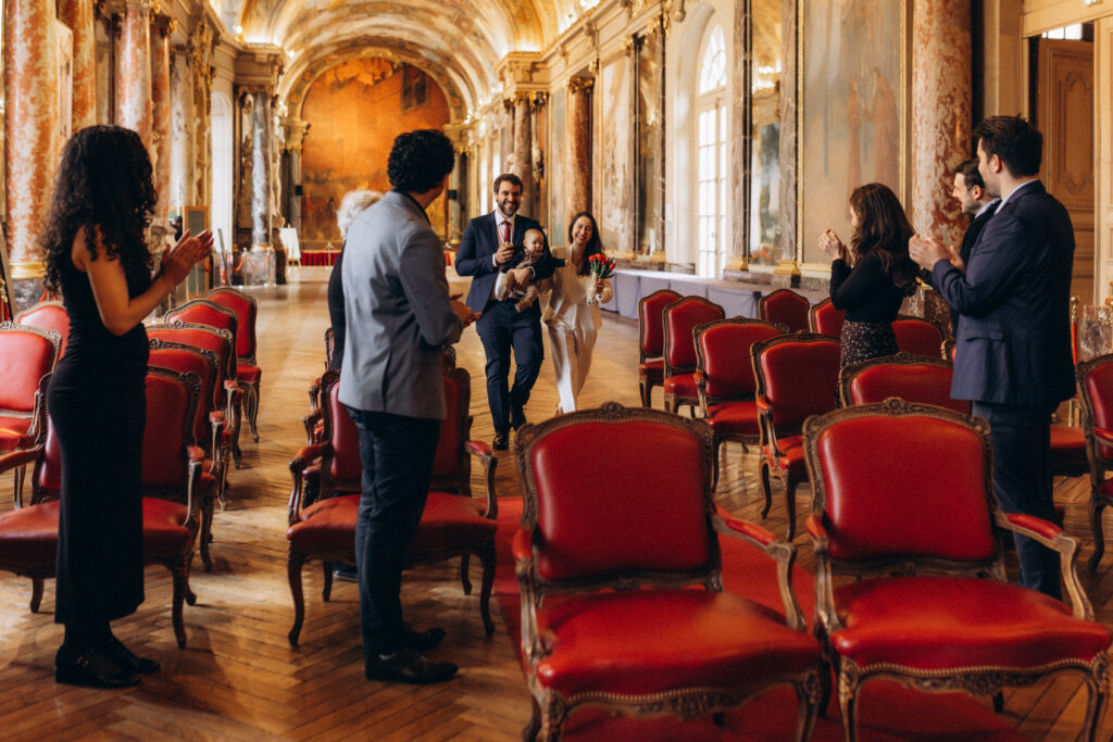 Mariage au Capitole de Toulouse, photographie naturelle et spontanée par Carolline, photographe de famille et mariage à Toulouse.