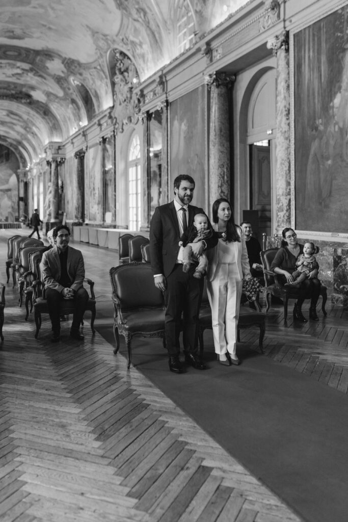 Mariage au Capitole de Toulouse, photographie naturelle et spontanée par Carolline, photographe de famille et mariage à Toulouse.